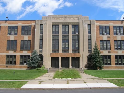 Aesthetic School Exterior, School Elevation, School Outside, School Exterior, Building Design Plan, School Academy, Instagram Profile Pic, School Building Design, School Hallways