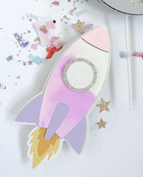 Girl Space Birthday Party, Two The Moon Birthday Party Girl, Two The Moon Cake, Moon Cake Topper, Planet Birthday, Moon Birthday, Two The Moon, Space Classroom, Cake Girl