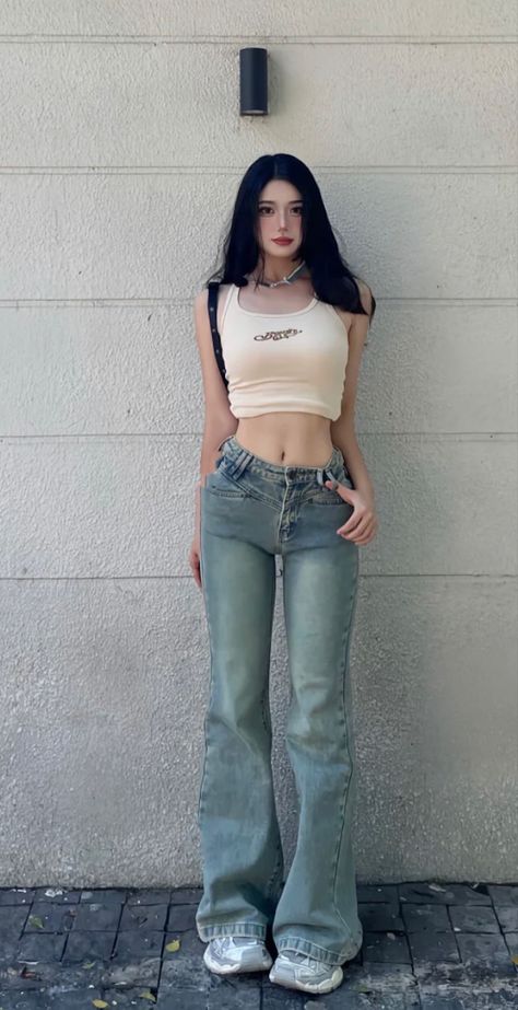 Low Rise Jeans Outfit Asian, Cut Bray Outfits Jeans, Bodysuit Jeans Outfit, Low Raise Jeans, Low Rise Jeans Outfit 2000s, Jeans Outfit Korean, Low Rise Jeans Outfit, Bodysuit Jeans, Tokyo Hotel