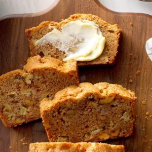 Taste Of Home Apple Bread Recipe, Apple Quick Bread Taste Of Home, Taste Of Home Apple Bread, Apple Pumpkin Bread, Apple Nut Bread, Rhubarb Bread, Pear Bread, Apple Bread Recipe, Dessert Breads