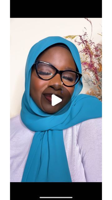 YUMA (Headwrap Therapist) on Instagram: "Ever feel your hijab is too tight when wearing your glasses,watch this and make sure you thank me later 😉❤️
.
.
.
.
.
.
.
.
.
#hijabtutorialsimple #hijabforglasses #hijabinspired #reelsinstağram #hijabstyles #fypge #hijabstylebyme #eidhijabtutorial #makeupinspirations #jaydrizcosmetics #hijabhacksforgirls 

.
." Thank Me Later, Fashion Glasses, Girl Tips, Hijab Tutorial, Glasses Fashion, Head Wraps, Hijab Fashion, Make Sure, Makeup Tips