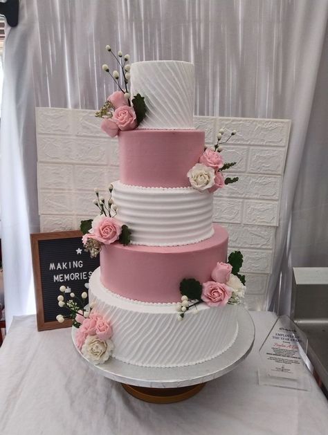 Pink + Green = Old Rose Wedding Cake Theme Color Icing | Paano mag-stack ng wedding cake kabakers? 😍😊❤️ #cake #oldrosecolor #weddingcake #dummybase #pink+green #tierecake #5tiercake #caketutorial... | By Froylan Ejan Cakes Old Rose Wedding, Wedding Cake Theme, Old Rose Color, Rose Wedding Cake, Wedding Cake Roses, Pink Wedding Cake, Rose Cake, Theme Color, Old Rose