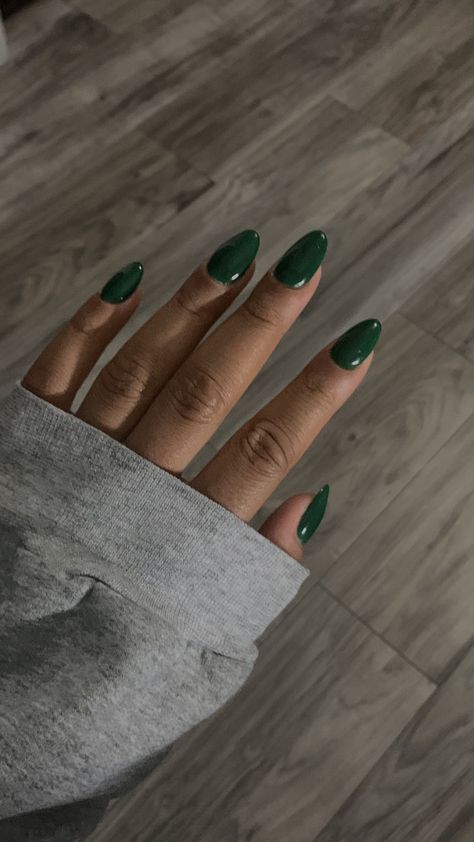 Short Rounded Stilleto Nails, Dip Short Almond Nails, Deep Green Acrylic Nails, Nail Inspo For Green Dress, Solid Green Almond Nails, Emerald Green Oval Nails, Deep Green Almond Nails, Dark Green Round Nails, Wicked The Musical Nails