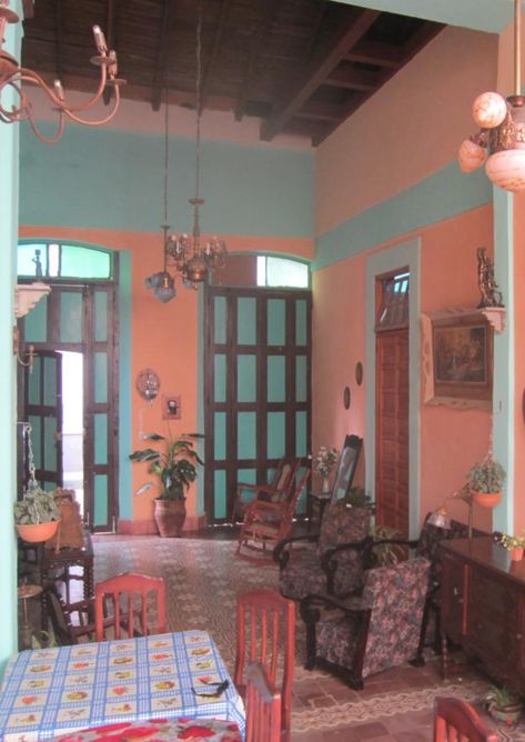 Cuban House Interior, Cuba House, Jamaica House, Vinales, Varadero, Interior Inspo, Hotel Reviews, Fashion History, Old House