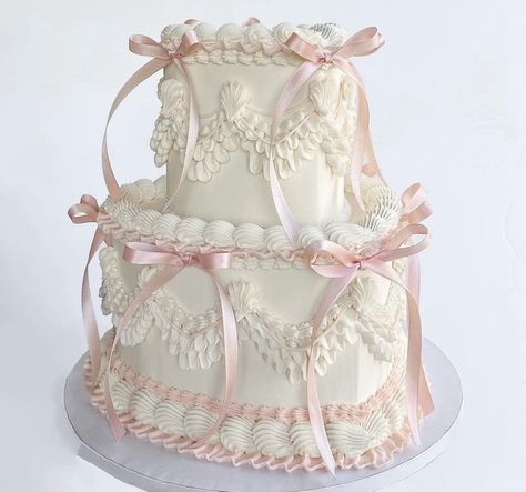 French Baby Shower, Pink Baby Shower Cake, Bow Cake, Pink Green Wedding, Cute Bakery, Vintage Birthday Cakes, Sweet 17, Two Tier Cake, Bow Cakes