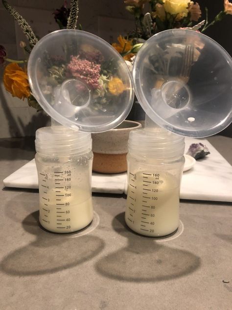 My Experience and Tips for Pumping Breast Milk - rachLmansfield Brest Milk, How To Pump More Breastmilk, Pumping And Storing Breastmilk, Pump Breastmilk, Nursing Schedule, Oversupply Of Breastmilk, Bottle Feeding Breastmilk, Pumping Milk, Breast Milk Storage