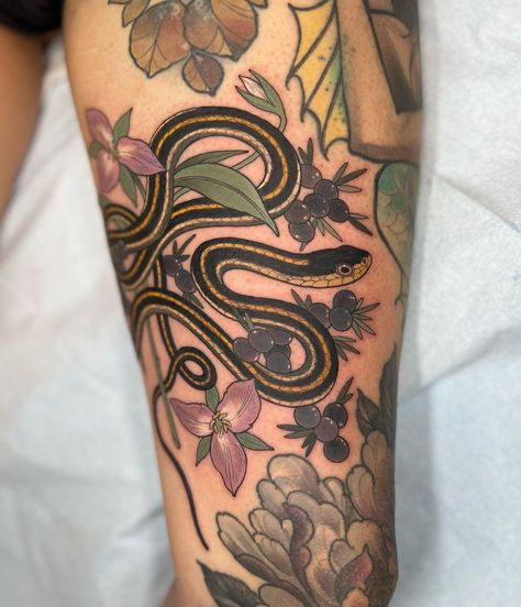 kelsey ellis (@honeybasiltattoos) • Instagram photos and videos Botanical Snake Tattoo, Garter Snake Tattoo, Grasshopper Tattoo, Location Tattoo, Garter Snake, Tattoos Art, Botanical Tattoo, White Trash, Snake Tattoo