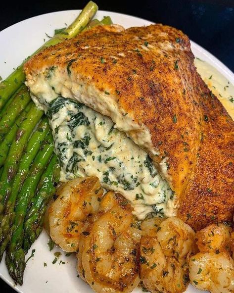 Cajun Stuffed Salmon, Comfort Eating, Stuffed Salmon, Sweet Paprika, Soul Food Dinner, Food Babe, Prep Recipes, Food Yummy, Food Goals