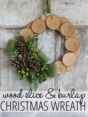 Pair a burlap riboon with craft-store wood slices for a cozy, neutral craft that looks at home in any room. Navidad Natural, Dekoratívne Vence, Burlap Christmas Wreath, Burlap Christmas, Christmas Projects Diy, Navidad Diy, Noel Christmas, Christmas Wreaths Diy, Kirigami