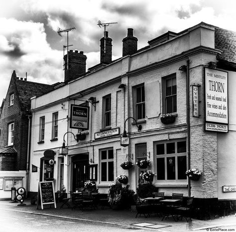 Matthew Hopkins had an interest in the Old Thorn Inn in Mistley Matthew Hopkins, Borley Rectory, Witchfinder General, Anecdotal Evidence, Eerie Places, Abandoned Property, Creepy Places, Living In England, G Design