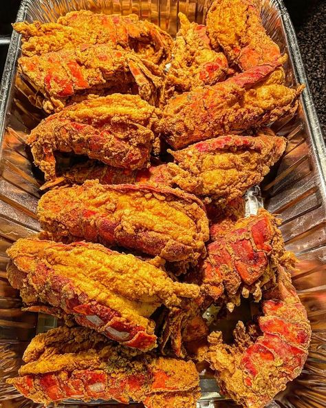 Soul Food Catering, Fried Lobster Tail, Fried Lobster, Lobster Dishes, Lobster Recipes Tail, Lobster Tail, Yummy Seafood, Crab Cake, Lobster Recipes