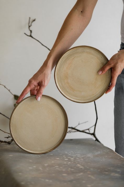 Plate Product Photography, Plates Photography Styling, Pottery Photoshoot, Dish Photography, Tray Photography, Ceramic Photography, Tableware Photography, Modern Marble Kitchen, Pottery Photography