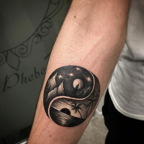 Yin Yang Cover Up Tattoo, Ying Yang Cover Up Tattoo, Yin Yang Traditional Tattoo, Traditional Ying Yang Tattoo, Unique Ying Yang Tattoo, Big Cover Up Tattoos, Circular Tattoo Designs, Boyfriend Name Tattoos, Jing Y Jang