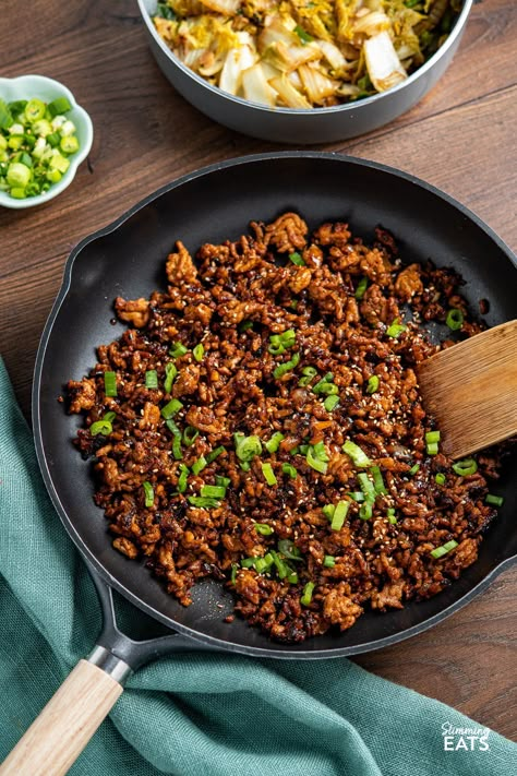 Delicious Korean Ground Pork - super easy to make and packed with flavour. Perfect with a simple side or make it a bowl with a variety of yummy components. Slimming World and Weight Watchers friendly Ground Pork Broccoli, Korean Ground Pork, Easy Ground Pork Recipes, Ground Pork Tacos, Recipe Korean, Sw Recipes, Korean Pork, Slow Cooker Recipes Pork, Ground Pork Recipes