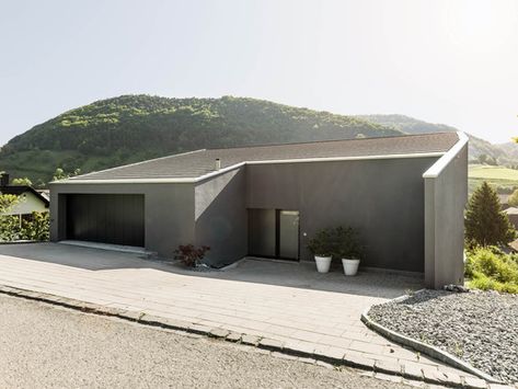 Single Family House on a Slope,© Andrin Winteler | bürobuerau House On A Slope, House With View, Houses On Slopes, Slope House Design, House On Slope, Swiss House, Slope House, House Redesign, Hillside House