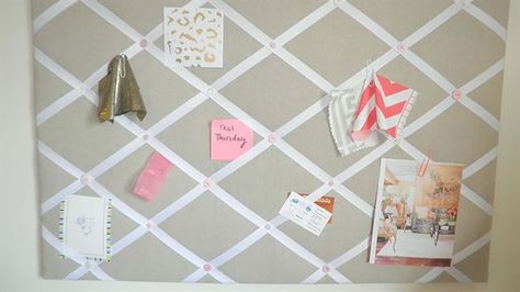 Make your own fabric pinboard - so easy and stylish! Military Housing Hacks, Linen Pinboard, Pinboard Diy, Make Your Own Pins, Diy Pin Board, Pinboard Ideas, Ribbon Board, Pin Board Ideas, Ribbon Boards