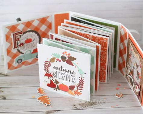 Autumn Mini Album Mini Albümler, Boxes Ideas, Diy Mini Album, Pop Up Art, Mini Albums Scrap, Mini Album Tutorial, Echo Park Paper, Scrap Album, Album Scrapbooking