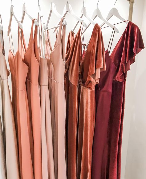 we call it the sunrise ✨ colors shown: petal, sedona sunset, whipped apricot, english rose, hibiscus & dark berry ❤️ #jennyyoobridesmaids #jennyyoo Bridal Parties Colors, Orange Bridesmaid, Fall Bridesmaid Dresses, Velvet Bridesmaid Dresses, Pnina Tornai, Bella Bridesmaid, Maxi Bridesmaid Dresses, Jenny Yoo, Bridesmaid Dress Colors