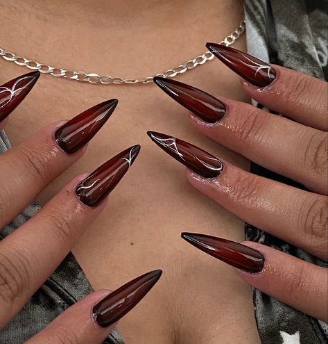 Nails Coffin Dark, Nail Inspo Dark Feminin, Short Edgy Nails, Revenge Nails, Dark Feminine Nails, Grunge Nails Stiletto, Dark Red Goth Nails, Sharp Red Nails Aesthetic, Vampire Nails Gothic Red