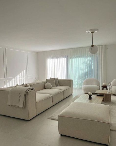 White Furniture Living Room, Apartment Living Room Design, Minimalist Home Interior, Home Design Living Room, Apartment Decor Inspiration, Living Room White, Decor Home Living Room, Easy Home Decor, Living Room Decor Apartment