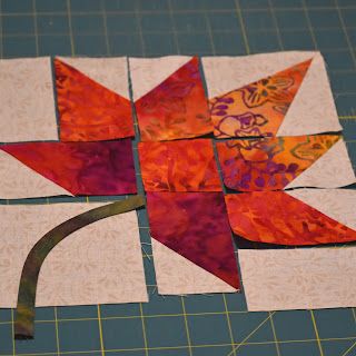 Fall Sewing Projects, Fall Quilt Patterns, Quilting Designs Patterns, Fall Sewing, Bazaar Crafts, Quilt Block Patterns Free, Quilt Square Patterns, Holiday Quilts, Fall Quilts