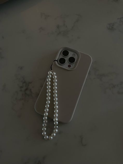 Aesthetic Silicone Phone Case, Minimalistic Phone Case, It Girl Phone Case, Brown Phone Case Aesthetic, Clean Girl Phone Case, Clear Iphone Case Aesthetic, Phone Case Amazon, Iphone Charms, Aesthetic Phone Charms