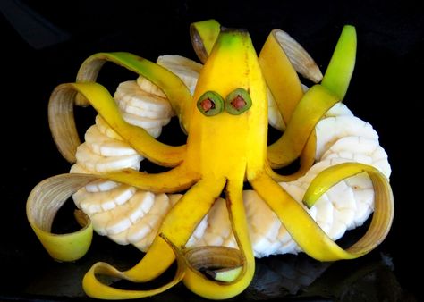 ItalyPaul - Art In Fruit & Vegetable Carving Lessons: How to Make Banana Decoration | Banana Art | Fruit Carving Banana Garnishes | Party Garnishing | Vegetable and Fruit Carving Free Lessons © Original works The Art of ItalyPaul Carving Banana Decoration, Vegetable Animals, Veggie Art, Fruit Sculptures, Fruit Carvings, Fruit Creations, Fruits Decoration, Fruit Animals, Decorações Com Comidas