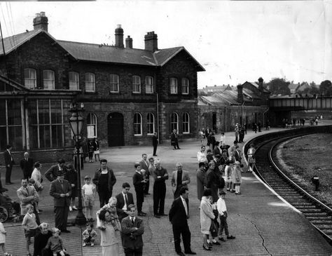 Barnard Castle, Bishop Auckland, Old Train Station, Old Train, Large Cars, Great Pictures, Train Station, Auckland, Durham