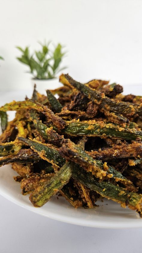 Bhindi Sabji, Kurkuri Bhindi, Crispy Okra, Okra Fries, Okra Recipe, Okra Recipes, Chaat Masala, Easy Snack Recipes, Jamaican Recipes