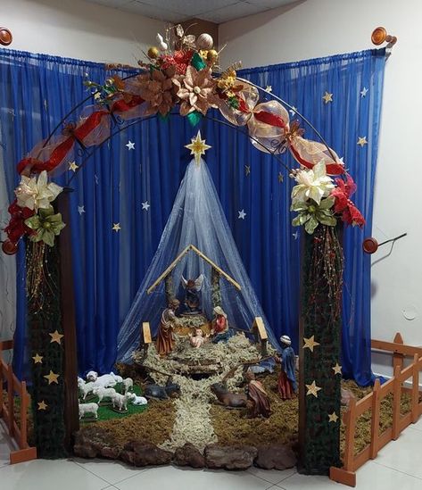 Christmas Kudil Decoration, Navity Scene Ideas, Pesebres Navidad Ideas Grandes, Nativity Scene Ideas, Pesebres Navidad Ideas Originales, Pesebres Navidad Ideas, Christmas Holly Decorations, Christmas Crib Ideas, Christmas Tree Village Display