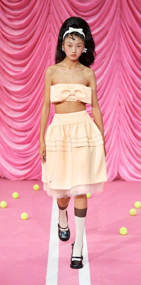 Shushutong Shoes, Shushu Tong Aesthetic, Shu Shu Tong, Shushu Tong Ss22, Puff Skirt, Shushu Tong, Feminine Vibes, The Cool Hour, Concept Photos