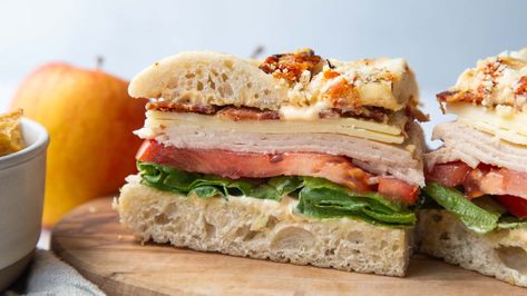 If you can't get enough of Panera Bread, save yourself the trip and make this copycat bacon turkey bravo sandwich at home. Panera Turkey Bacon Bravo Sauce, Panera Turkey Bacon Bravo, Bacon Turkey Bravo, Panera Sandwiches, Bacon Turkey, Copycat Panera, Oven Roasted Turkey, Best Grilled Cheese, Roast Turkey Breast