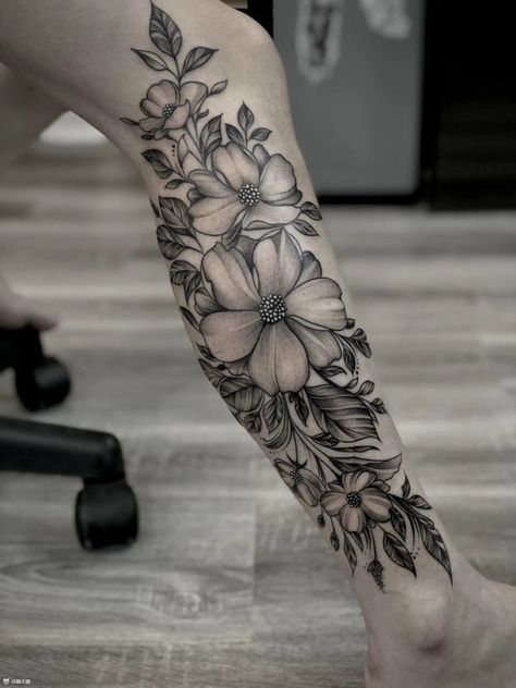 Floral Skull Tattoos, Calf Tattoos For Women, Flower Leg Tattoos, Dragon Tattoo Ideas, Feminine Skull Tattoos, Lower Leg Tattoos, Skull Girl Tattoo, Feminine Tattoo Sleeves, Dragon Tattoos