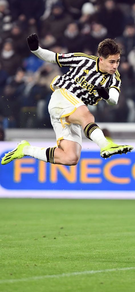 Juventus, Serie A Kenan Yildiz Wallpaper, Football Love Quotes, Juventus Players, Juventus Wallpapers, Nike Football Boots, Football Love, Juventus Fc, Football Pictures, Soccer Pictures