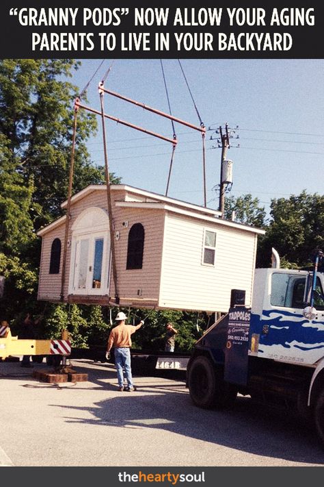 “Granny Pods” Now Allow Your Aging Parents to Live in Your Backyard | The Hearty Soul Granny Pods Floor Plans, Pods Moving, Granny Pods, Granny Pod, Baby Boomers Generation, Pod House, Backyard Cottage, Cottage Floor Plans, Baby Zimmer