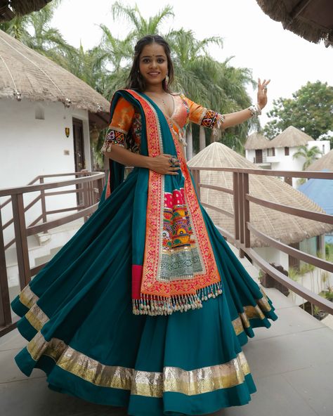 Embracing our rich cultural heritage! Our Chaniya Choli collection is a vibrant tribute to the traditional attire of Gujarat. Each piece is carefully crafted to showcase the intricate designs, colors, and patterns that make this outfit so iconic. @rups_boutique #ChaniyaCholi #GujaratiHeritage #usa #TraditionalAttire #CulturalFashion #india #NavratriVibes #DiwaliFashion #IndianWear #handcraftedwithlove Designer Navratri Chaniya Choli, Garba Choli, Navratri Ideas, Navratri 2024, Diwali Fashion, Navratri Outfits, Kutchi Work, Saree Kuchu New Designs, Choli Design