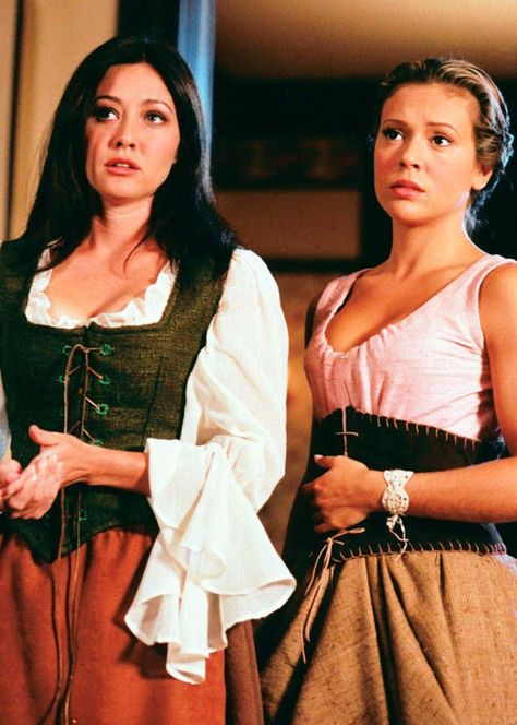 Charmed Prue, Halliwell Sisters, Shannon Doherty, Prue Halliwell, Phoebe Halliwell, Charmed Tv Show, Charmed 1998, The Charmed Ones, Charmed Ones