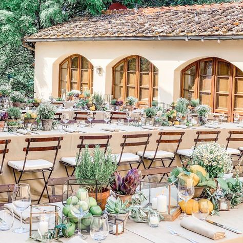 Italian Rehersal Dinner, Madeira Wedding, Theme Dinner Party, Tuscan Dinner, Wine Party Theme, Luncheon Ideas, Friday Dinner, Italian Party, Tuscan Inspired