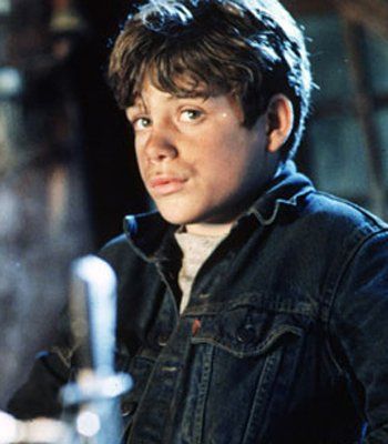 Mikey Walsh.  Used to love him, so, so much.  <3 Mikey Walsh Goonies, Mikey Walsh, Goonies Mikey, Rudy Ruettiger, Sean Austin, Los Goonies, Les Goonies, Goonies Movie, Sean Astin