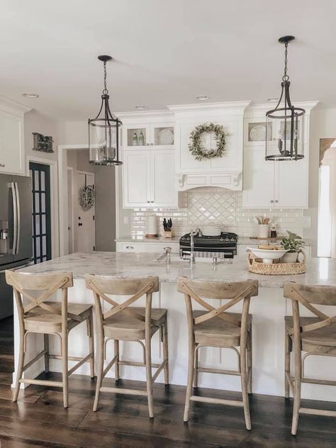 Farmhouse Kitchen Design, Kitchen Farmhouse, Counter Chairs, Gorgeous Kitchens, Kitchen Inspiration Design, Rustic Dining, White Cabinets, Wood Accents, Kitchen Style