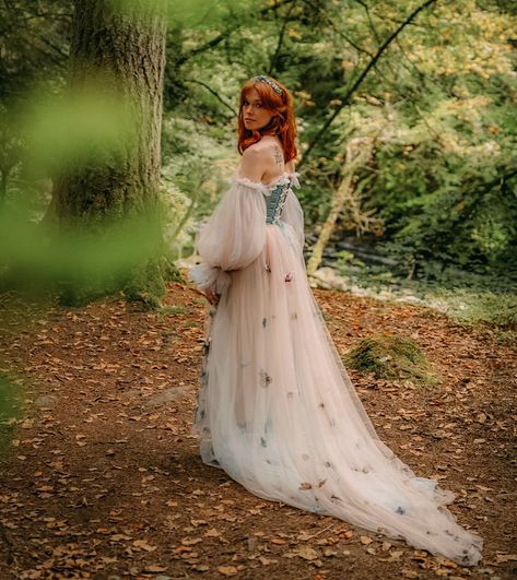 Fantasy gown worn in woodland setting. Fairy / elf queen Fiary Wedding Dress, Woodland Theme Wedding Dress, Cottagecorr Wedding Dress, Elven Queen Wedding Dress, Fairycore Aesthetic Wedding, Mystical Wedding Dress Fantasy Fairytale, Fae Inspired Wedding Dress, Fairy Tale Bridesmaid Dress, Elven Wedding Dress Fairy