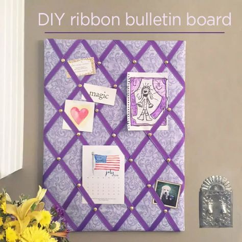 DIY Ribbon Bulletin Board: Easy Tutorial Wall Covering Ideas Diy, Memory Board Diy, Ribbon Bulletin Board, Bulletin Board Makeover, Cork Board Projects, Cork Board Ideas, Wall Covering Ideas, Kids Desk Organization, Fabric Memo Boards