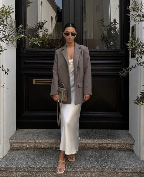 Semi Formal Outfits For Women, Corporate Attire, Blazer Outfit, Smart Casual Outfit, Office Attire, Casual Work Outfits, Looks Chic, Blazer Outfits, Work Outfits Women