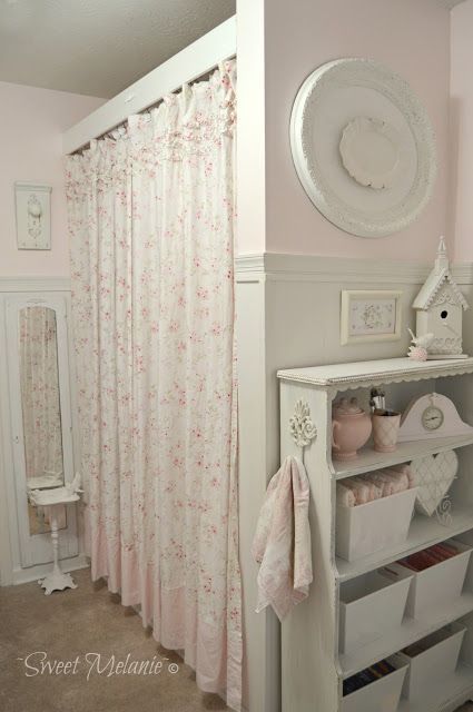 ~Sweet Melanie~ Shabby Chic Bathroom Decor Ideas, Camera Shabby Chic, Shabby Chic Bathrooms, Chic Bathroom Decor, Decoration Shabby, Chic Bedrooms, Chic Bathroom, Shabby Chic Room, Shabby Chic Living