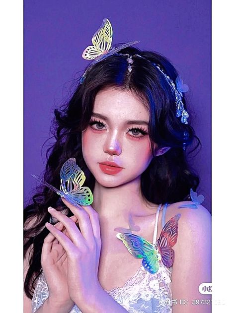 Hands On Face, Butterfly Pose, Anime Cosplay Ideas, Hand And Finger Tattoos, Indie Girl, Pose References, Mehndi Designs For Fingers, Photo Makeup, Fantasy Makeup