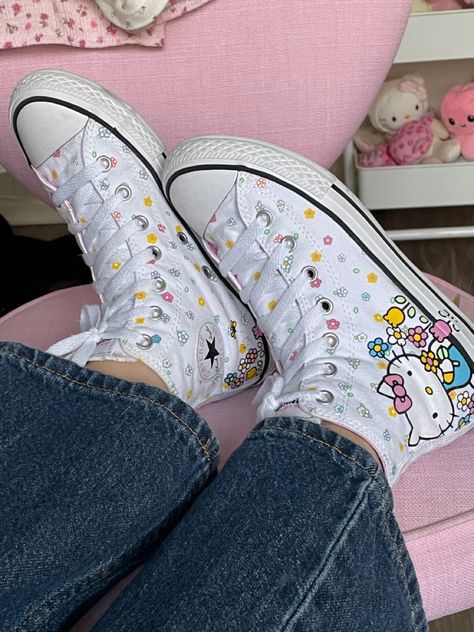 Sanrio Converse, Sanrio Shoes, Hello Kitty Converse, Sanrio Clothes, Cute Converse Shoes, Hello Kitty Imagenes, Cute Converse, Ruffle Socks, Hello Kitty Shoes