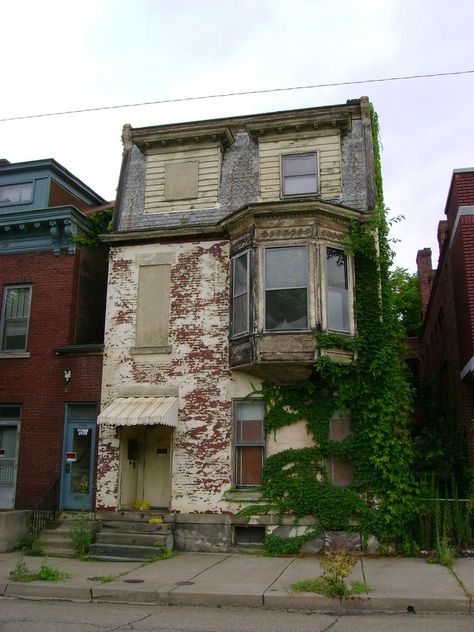 Abandoned Apartment Building, Blox Burg House Ideas, Booknook Ideas, Abandoned Apartment, Build A City, Wheeling West Virginia, Abandoned Amusement Park, Abandoned City, Wheeling Wv