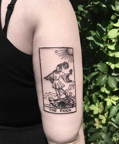 Tarot card ‘The fool’ tattoo on the back of the right upper arm by Bek Hai Tattoo, Tarot Tattoo, Tarot Card Tattoo, Upper Back Tattoos, Traditional Style Tattoo, Explore Tattoo, Strength Tattoo, Illustrator Design, Modern Tattoos