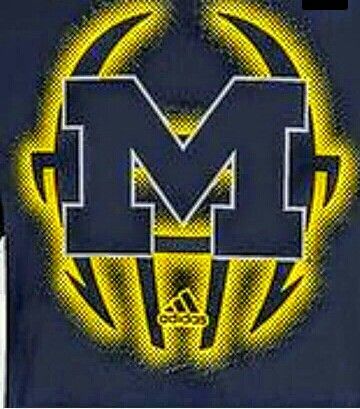 Wolverine Tattoo, U Of M Football, U Of M, Michigan Girl, Maize And Blue, Michigan Wolverines Football, Wolverines Football, Michigan Sports, Cricut Explore Projects