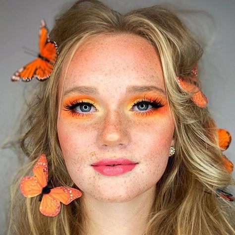 IPSY on Instagram: “Just like butterflies, this gorgeous Halloween look will inspire you to be bold, bright, and flaunt your beauty freely. || #IPSY…” Butterfly Halloween Makeup, Diy Butterfly Costume, Girls Butterfly Costume, Spooky Halloween Makeup, Butterfly Halloween Costume, Halloween Makeup For Kids, Butterfly Halloween, Butterfly Eyes, Butterfly Makeup